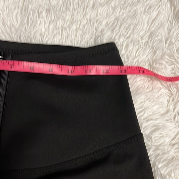 Tummy tuck shorts - Picture 3 of 3